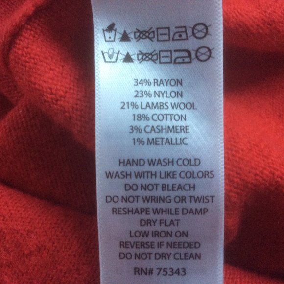 Artisan NY Red Metallic Reindeer Cashmere Wool Blend Pom Pom Sweater Size Large - Picture 4 of 4